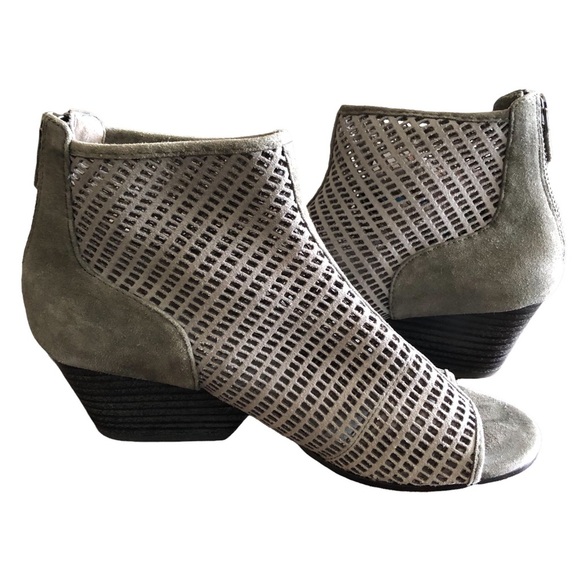 EILEEN FISHER Leather Netted Wedges - Picture 12 of 16